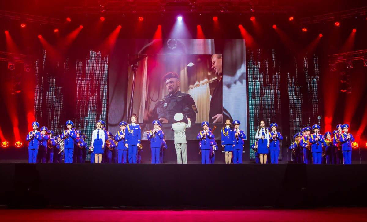 Заслуженный академический ансамбль песни и танца Вооруженных сил Украины исполнил известные песни