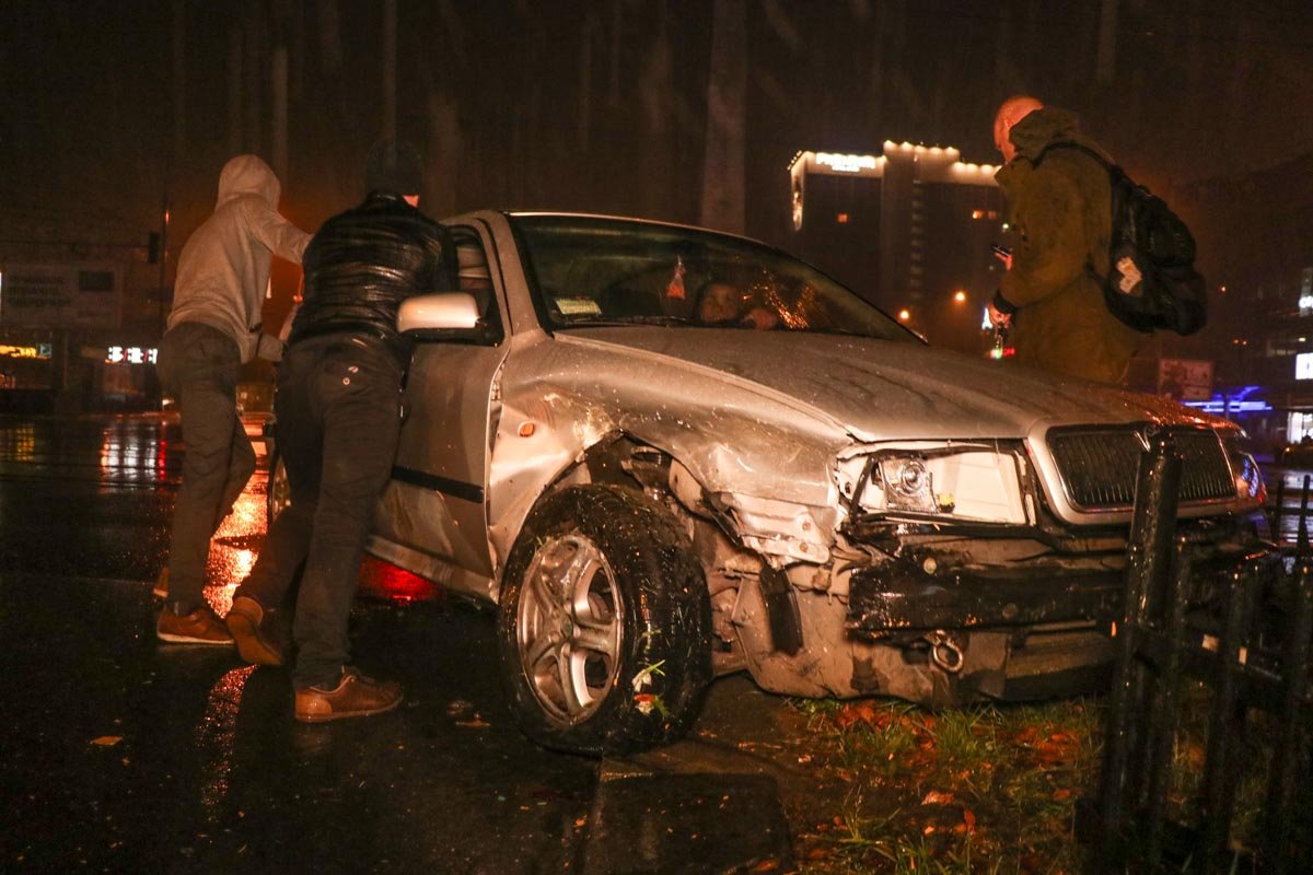 Вернуть машину на дорогу владельцу Skoda помогли друзья