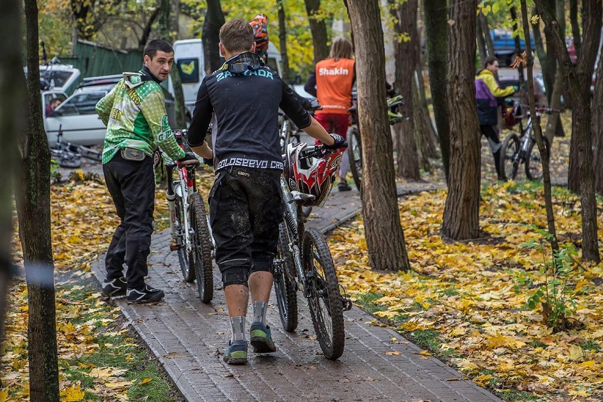 Не все участники использовали для гонки профессиональные велосипеды