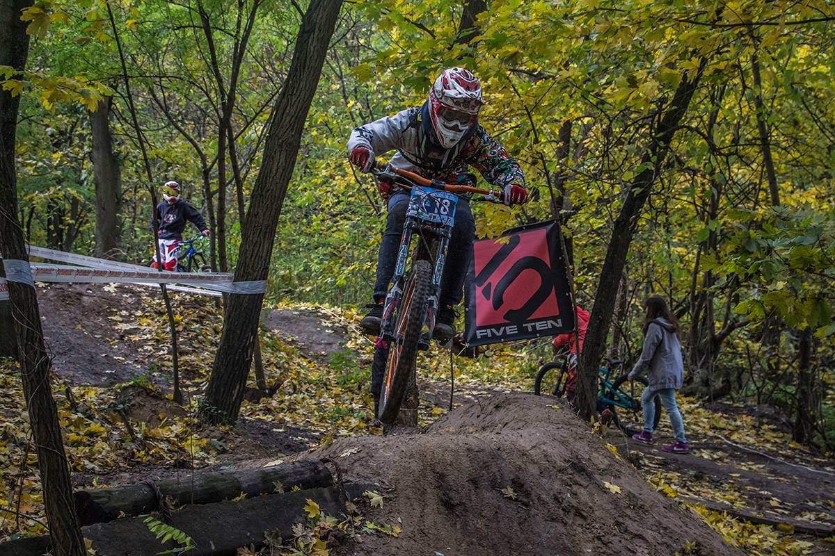 Во время гонки