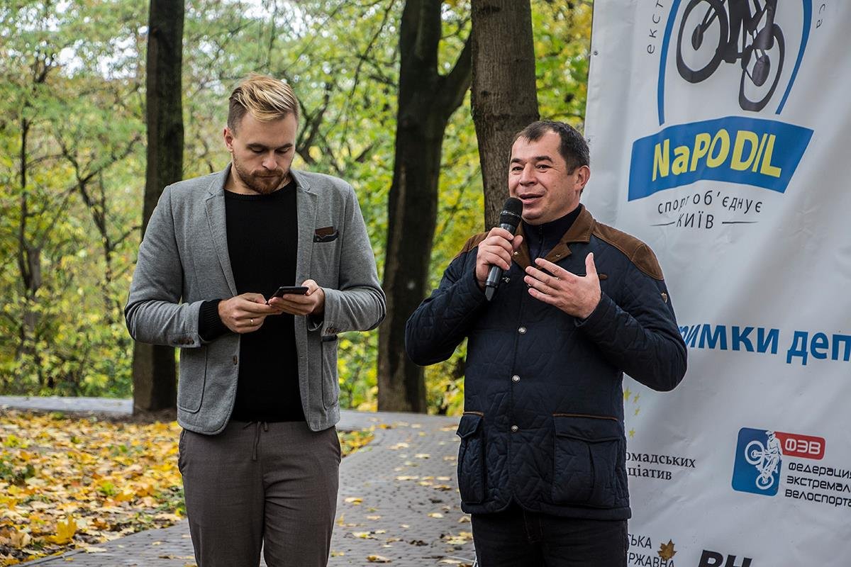 Ведущий и один из организаторов гонки