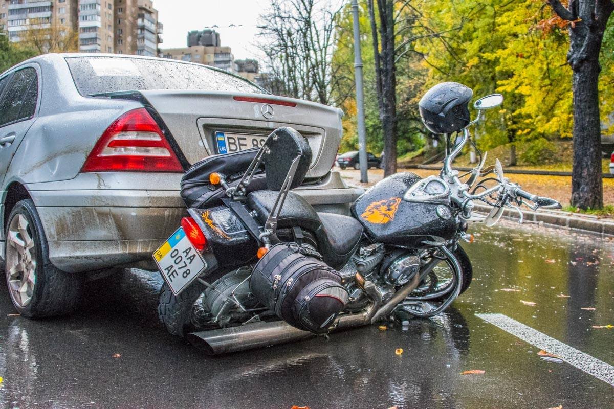 Автомобиль развернуло на скользкой дороге, что и стало причиной ДТП