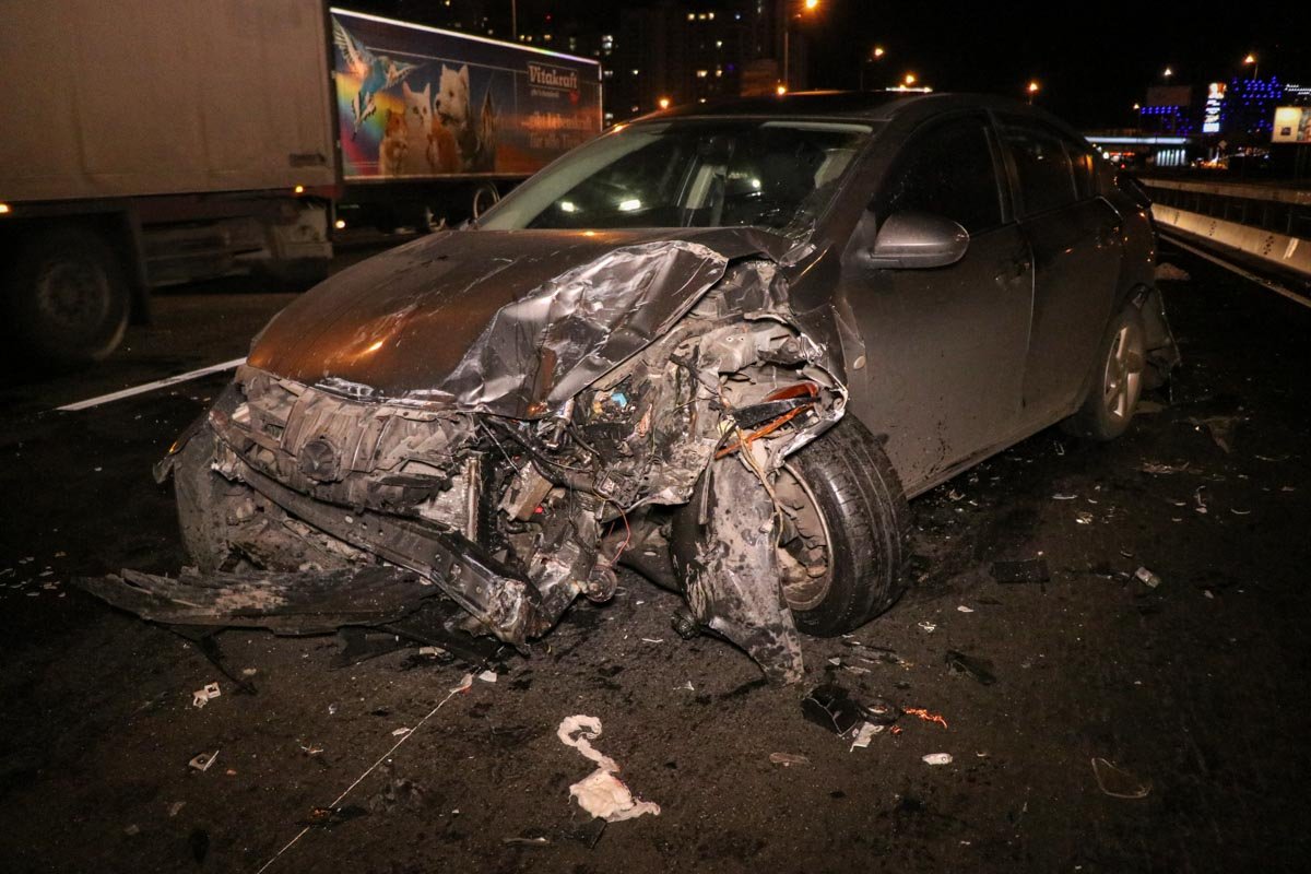 В Mazda врезались три авто