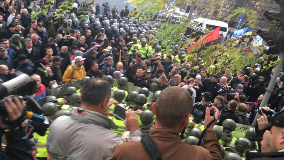 Попытка прорыва толпы под Раду