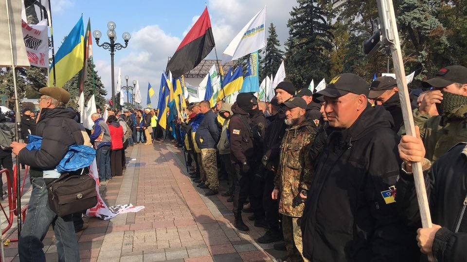 У возможных прорывающихся две линии