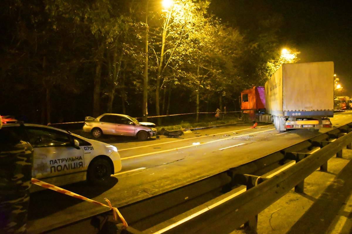 Фура столкнулась с Mitsubishi