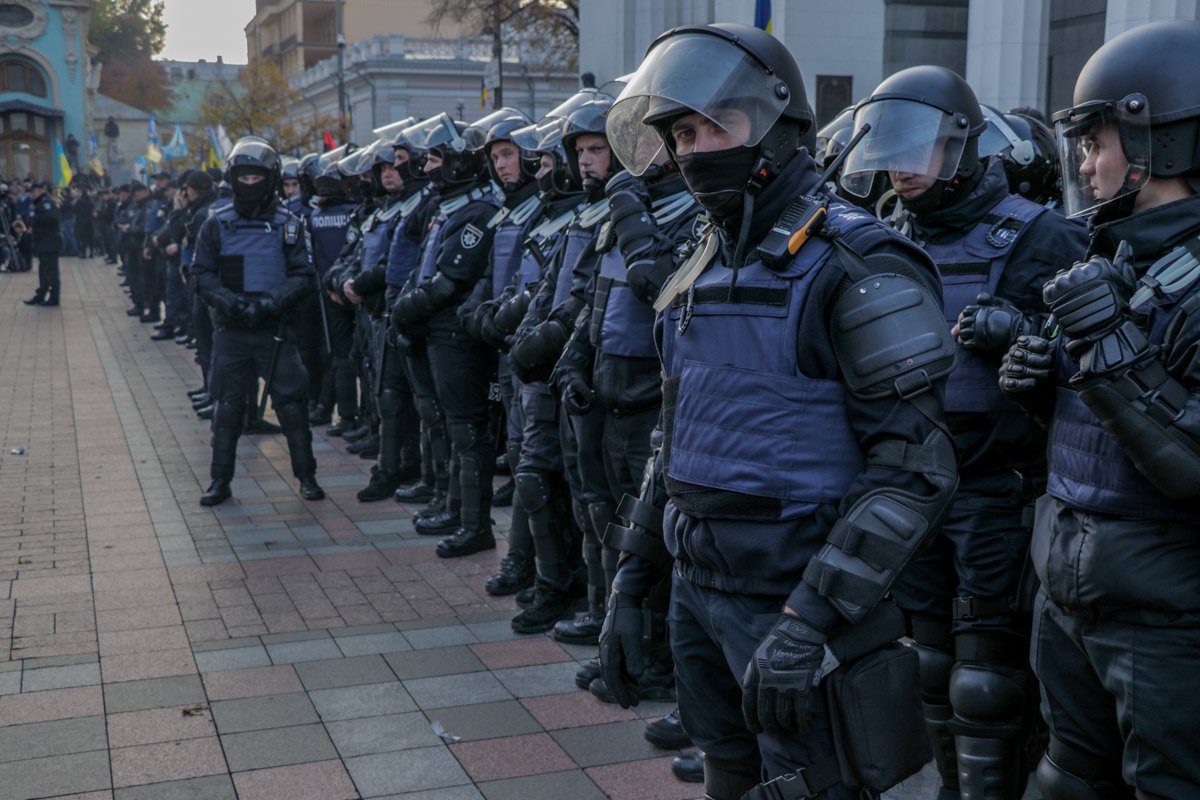 Порядок в центре Киева обеспечивают 3500 правоохранителей