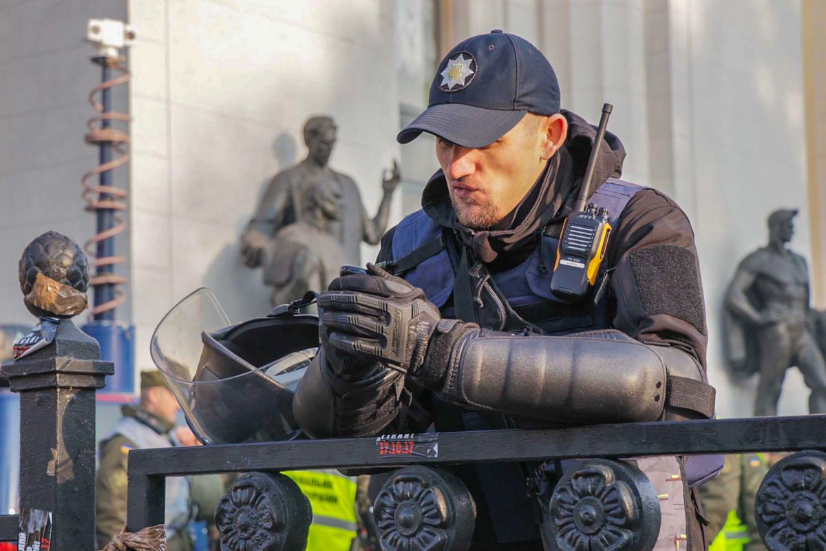 Полиция дежурит у стен Верховной Рады