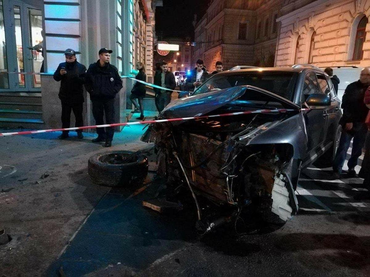 Автомобиль принадлежал ее приемному отцу