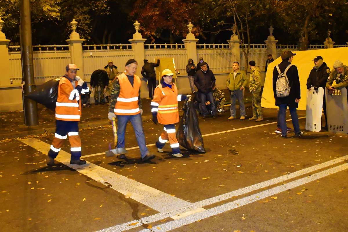 На Грушевского следят за чистотой