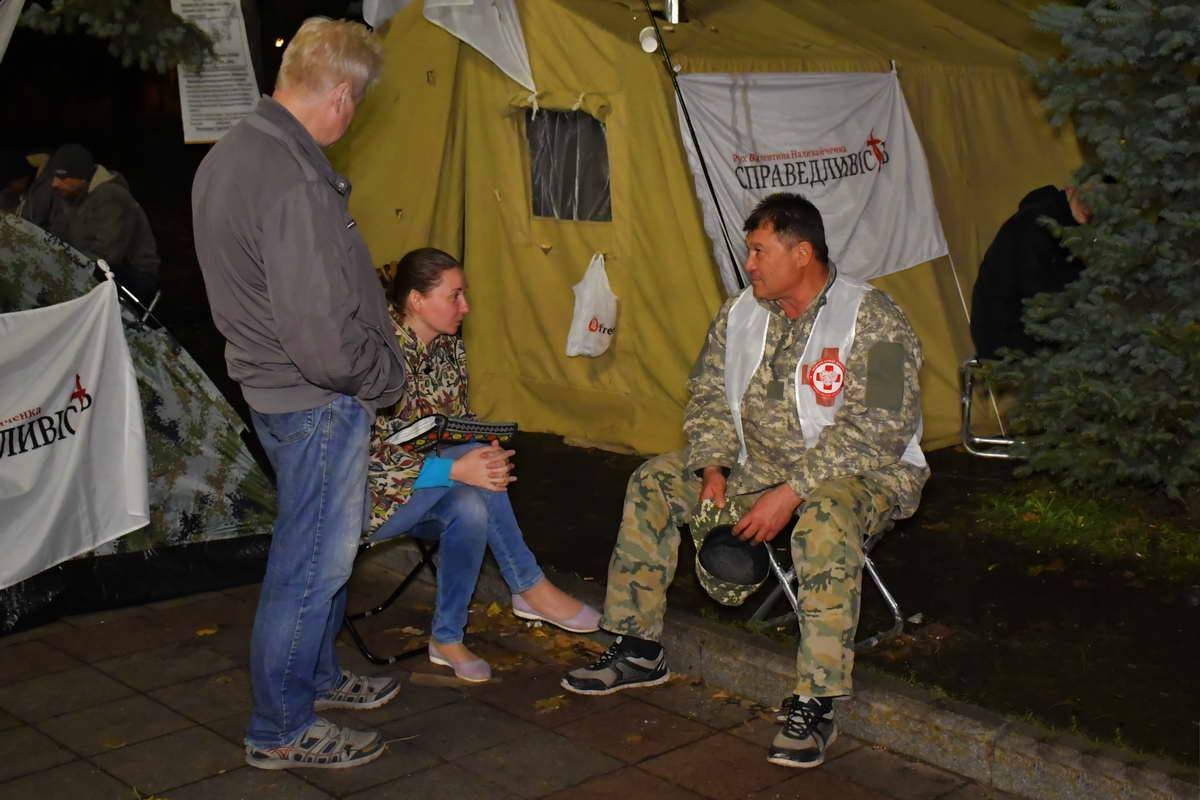 В "палаточном городке" своими силами организовали медпункт 