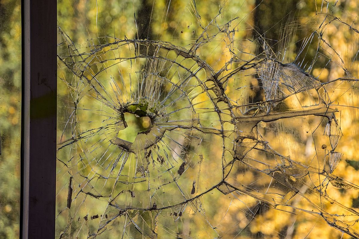 Несколько битых окон на мосту - не единственная причина аварийности объекта