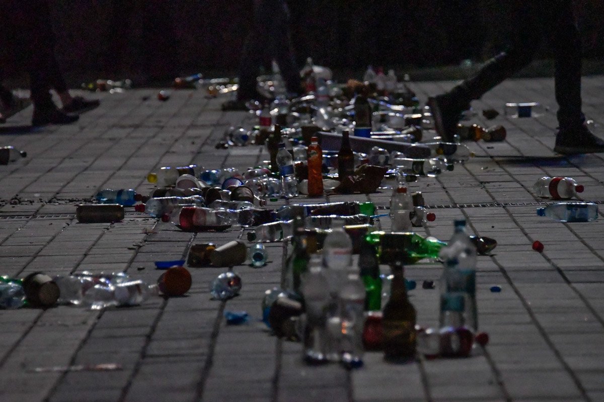 У входа на стадион