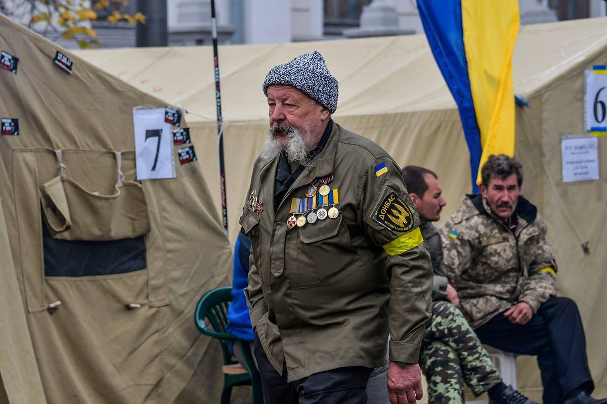 Люди на Грушевского настроены решительно