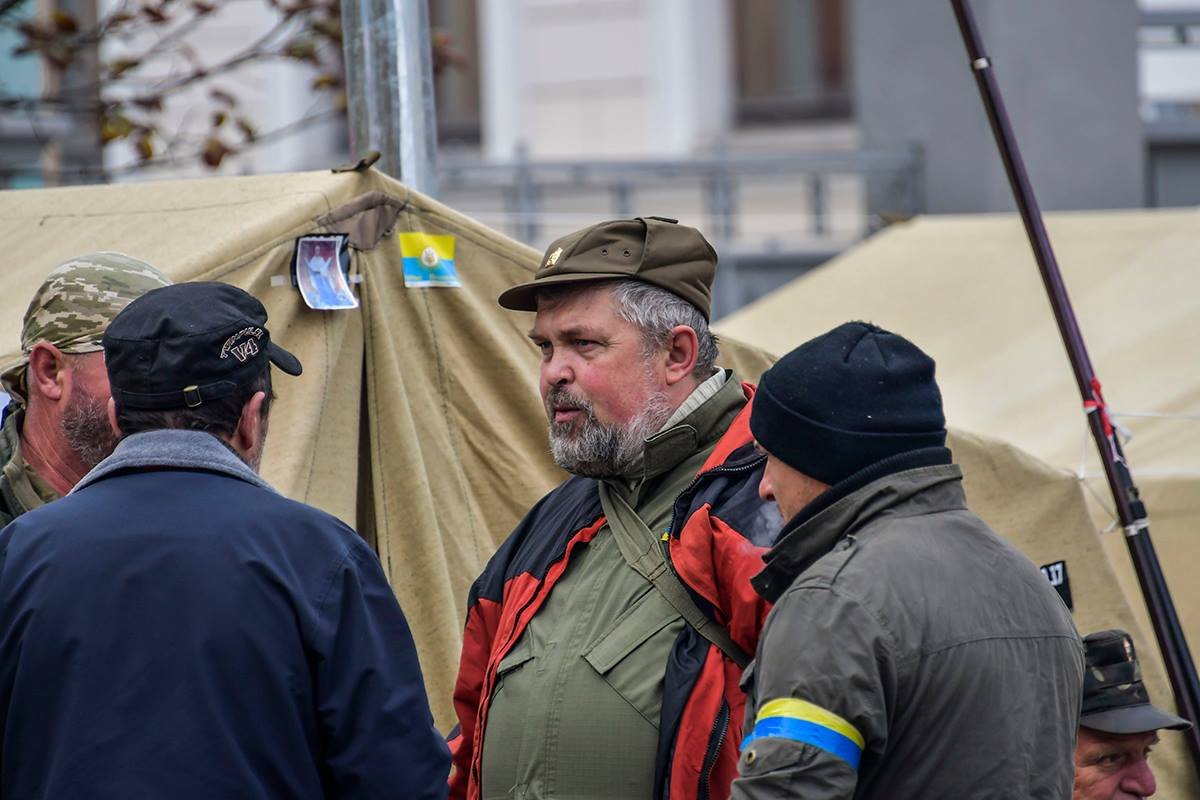 Митингующие не собираются уходить до тех пор, пока не выполнят их требования