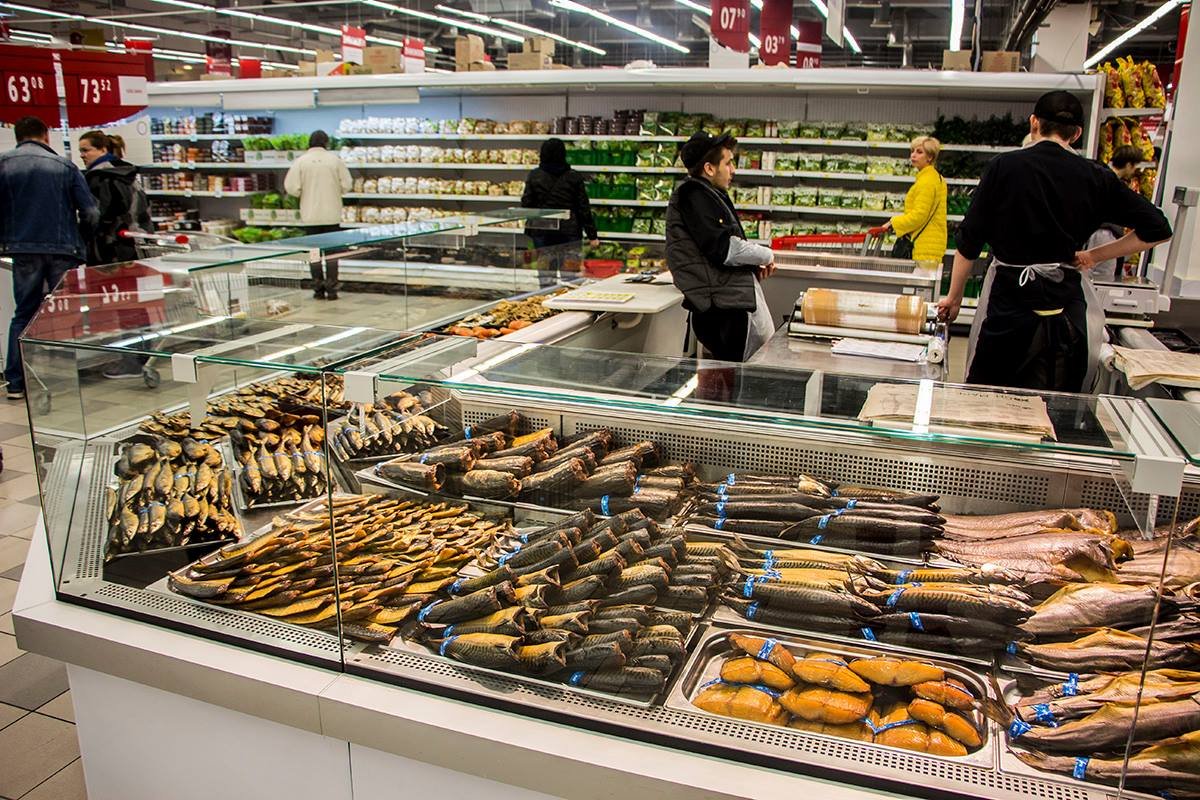 В отделе рыбы о ее стоимости можно только догадываться