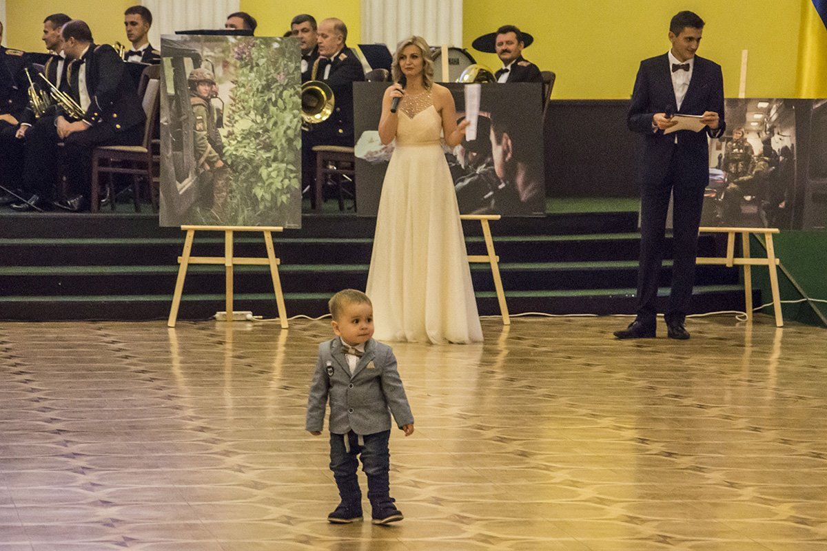 Самый маленький участник бала