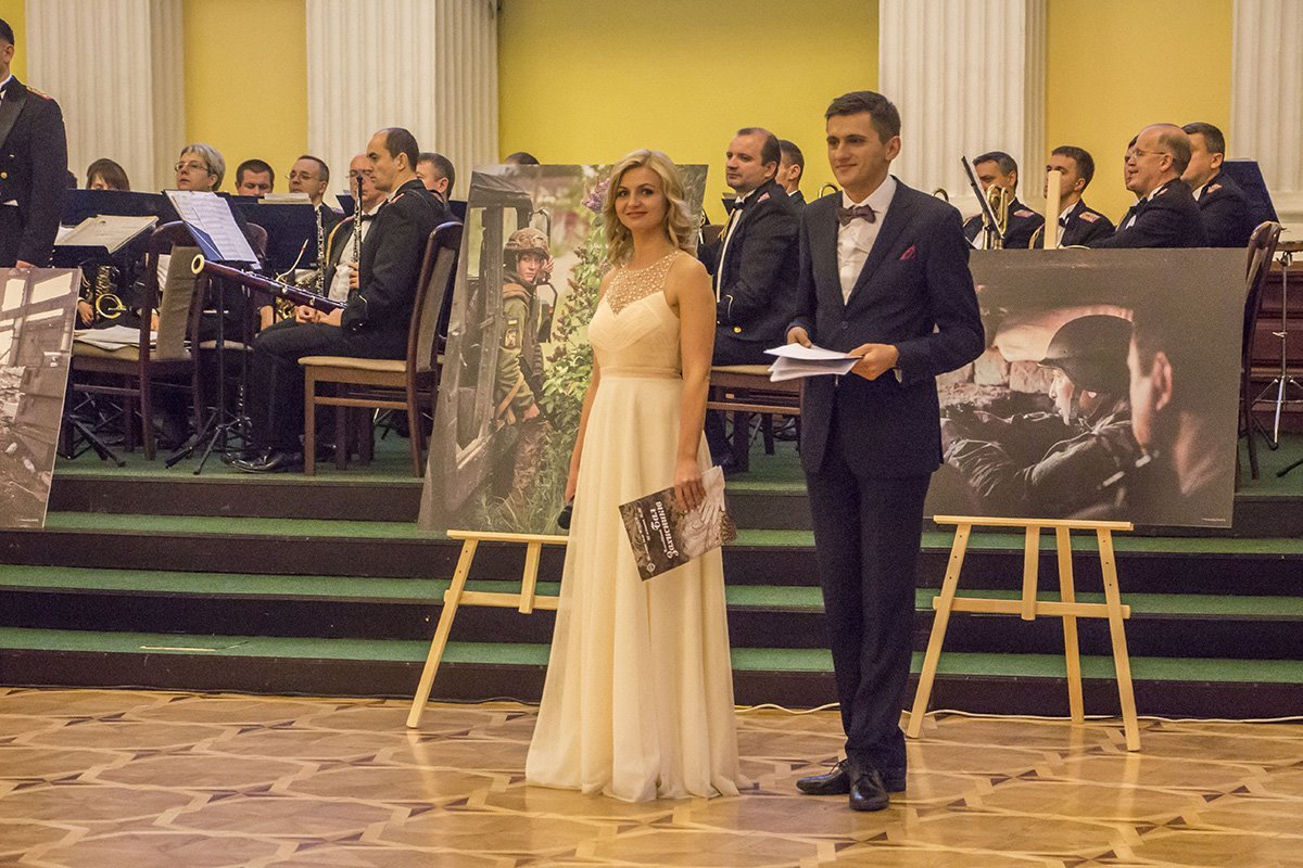 Харизматичные ведущие благотворительного бала