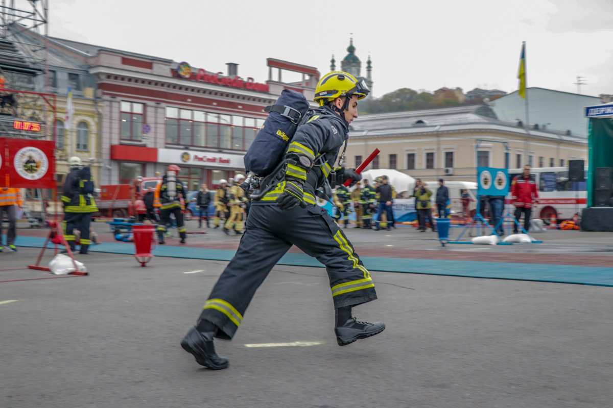 Преодолеть дистанцию было не так просто Преодолеть дистанцию было не так просто