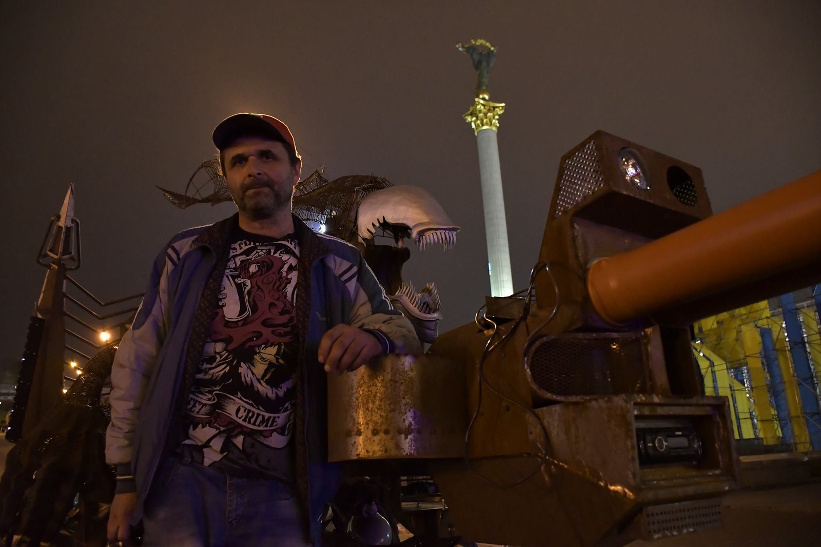 Пулемет, монстр и огонь из турбин: в Киеве появилась машина из "Чужого" 1