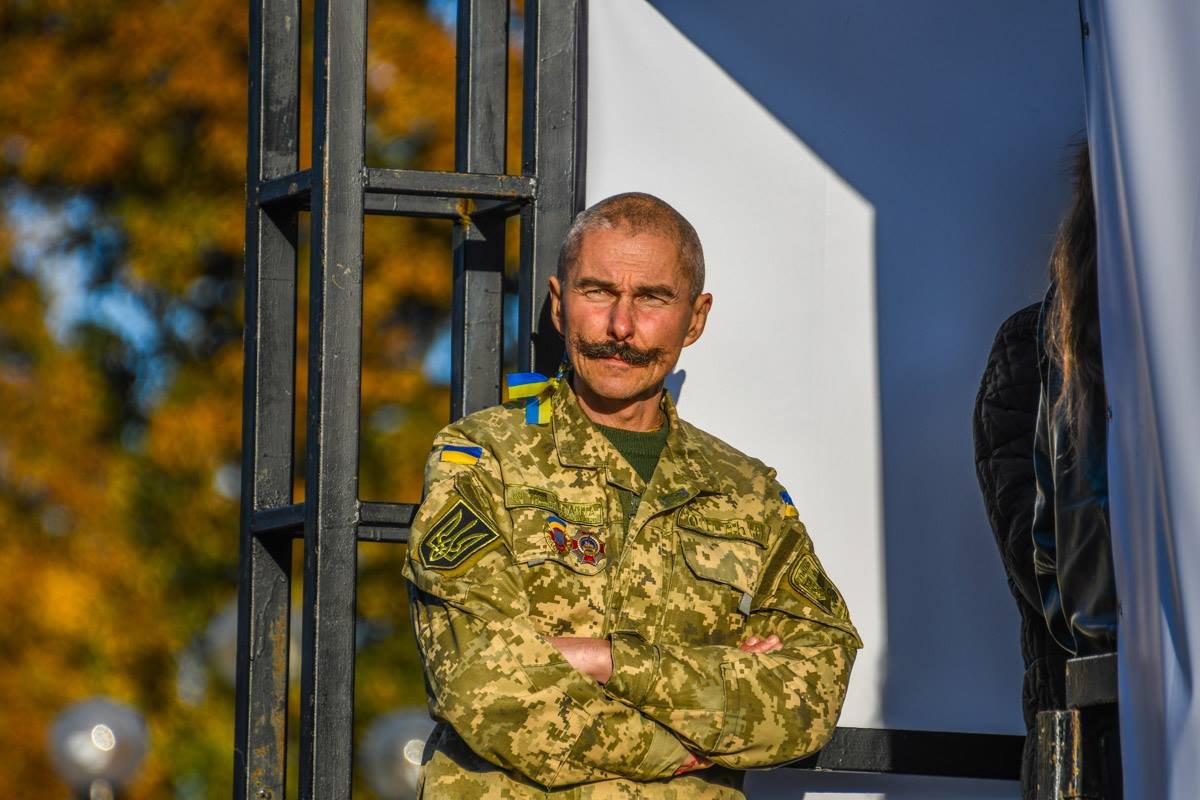 Причиной конфликта стало то, что силовики отказались пропускать на территорию авто со звуковой аппаратурой для выступления депутатов. Причиной конфликта стало то, что силовики отказались пропускать на территорию авто со звуковой аппаратурой для выступления депутатов.