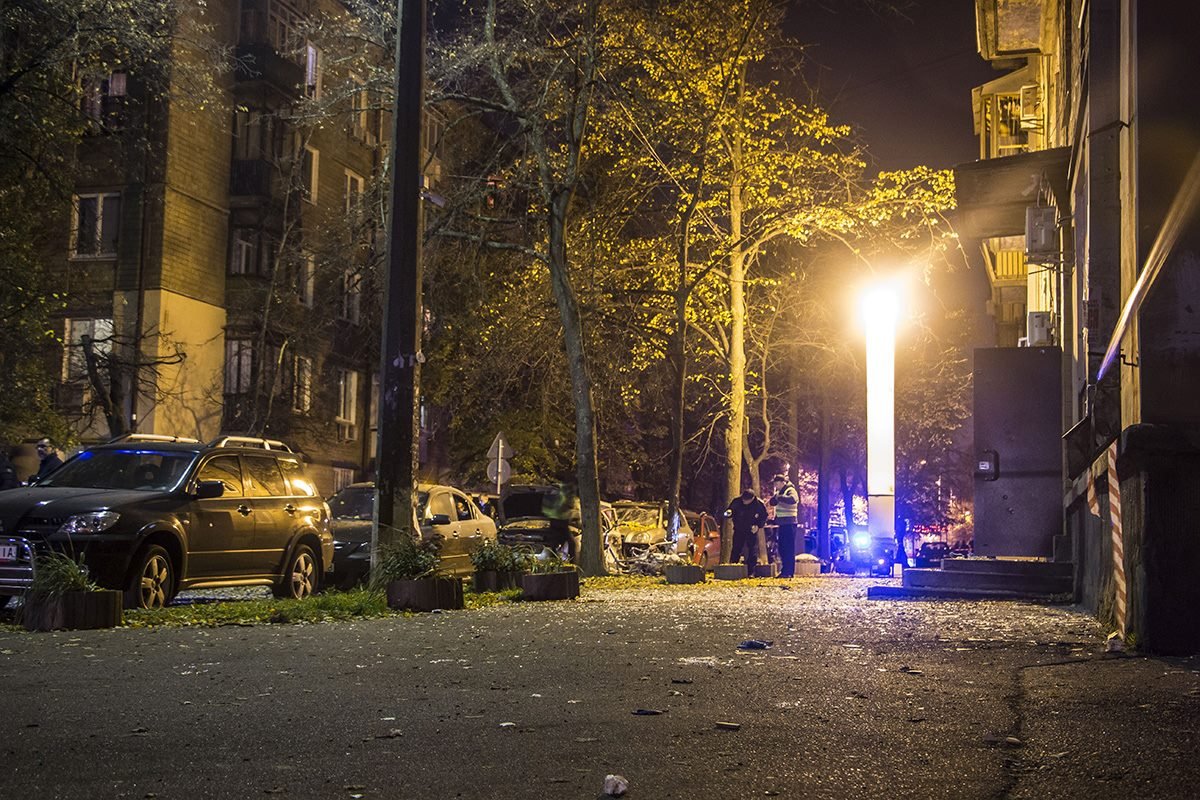 Полиция дожидается приезда СОГ