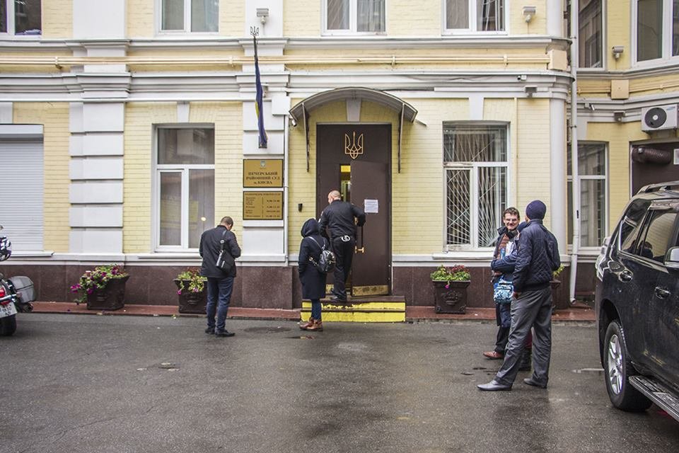 Из зданий эвакуировали персонал и посетителей