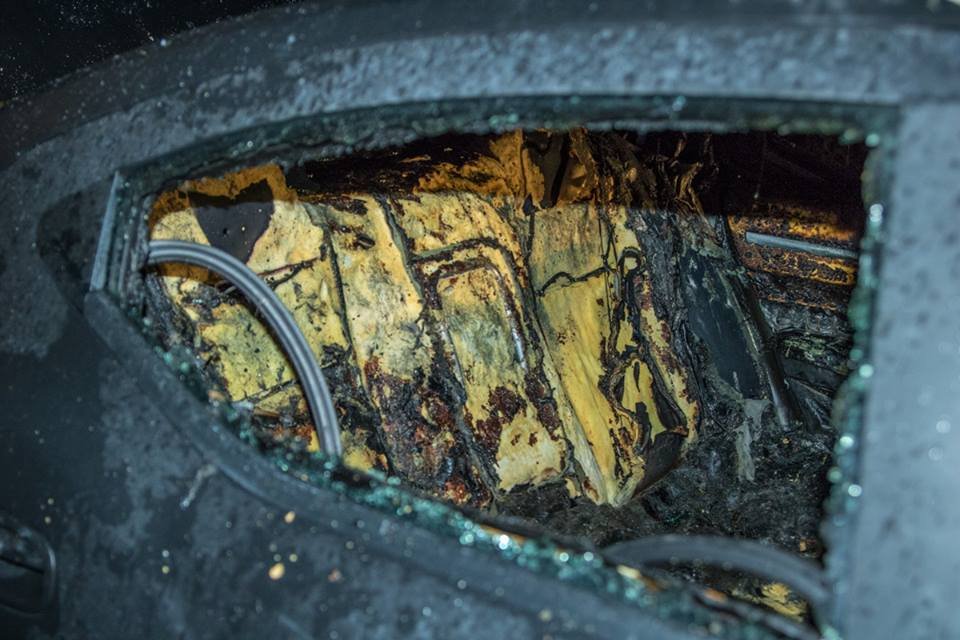 Заднее сиденье автомобиля