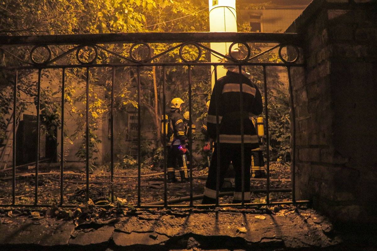 Пожар возник на улице Эспланадная