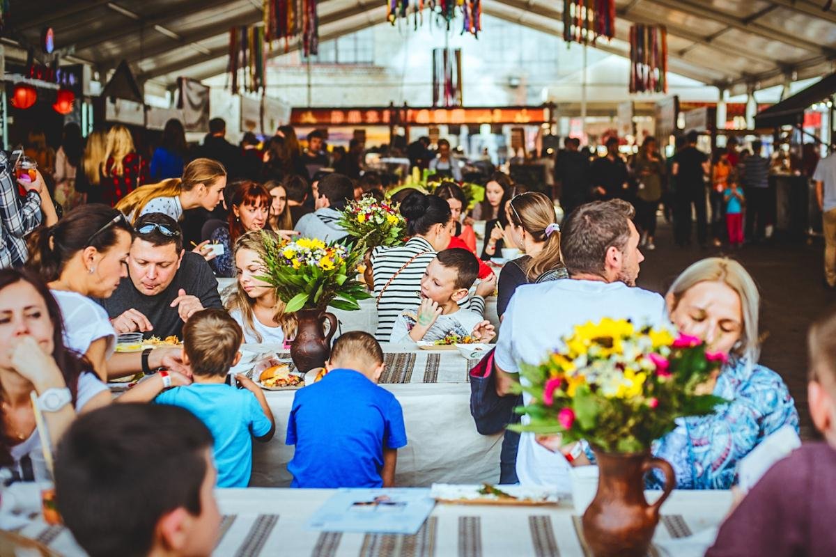 Гостей ждет много вкусной еды