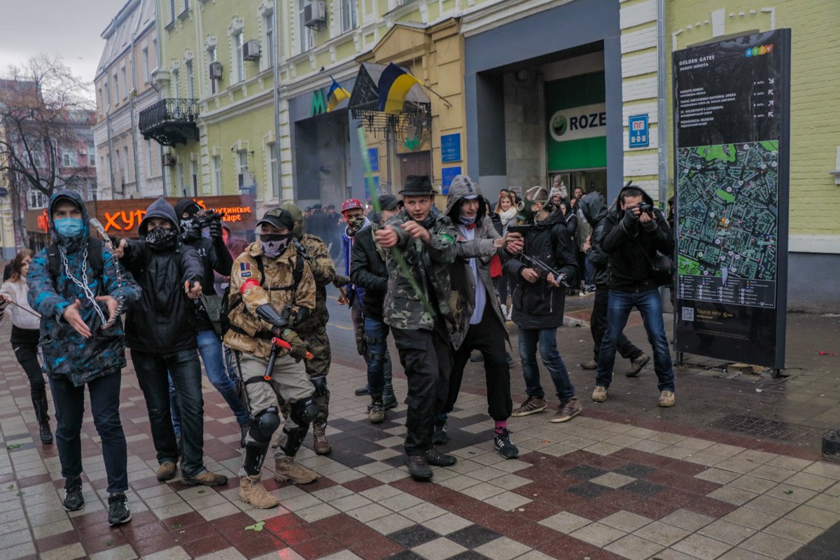 Парад зомби в честь Хэллоуина в Киеве Парад зомби в честь Хэллоуина в Киеве
