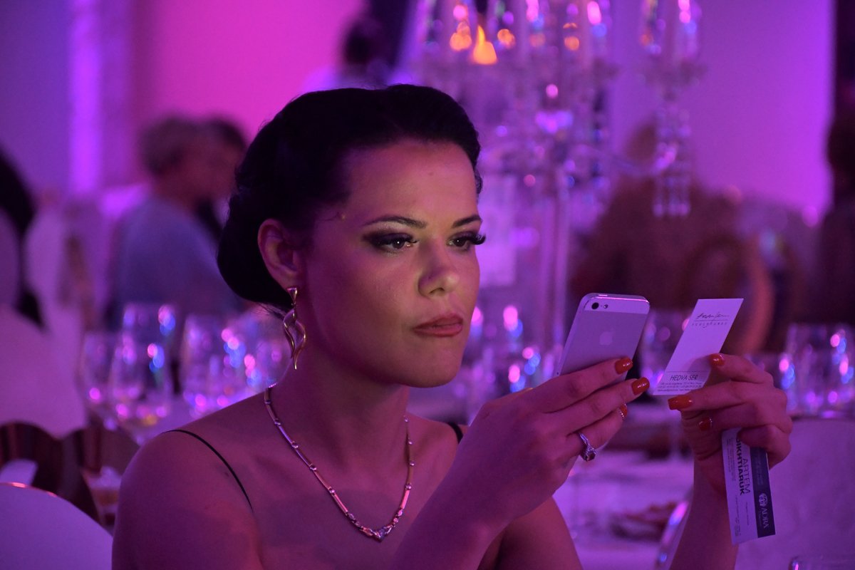 Кто-то на балу обзавелся новыми знакомствами