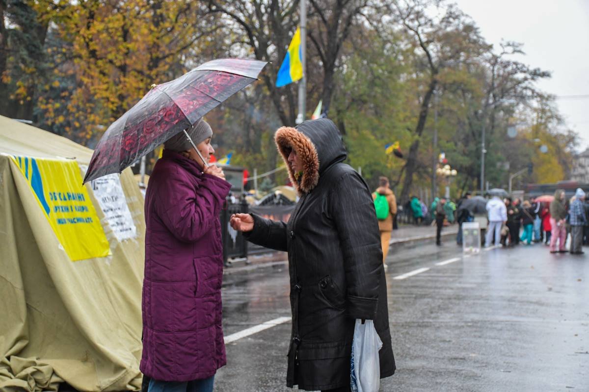 Сегодня в палаточном городке дождило Сегодня в палаточном городке дождило