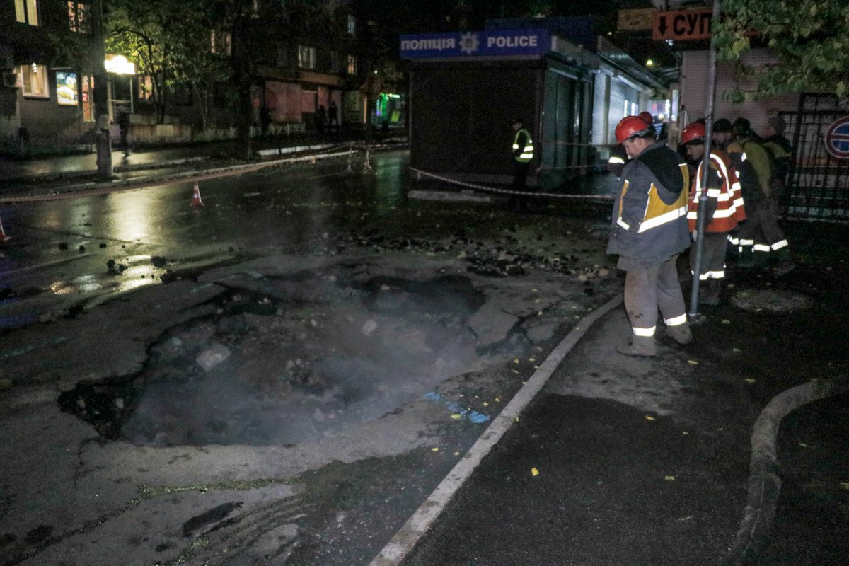 Уровень горячей воды на месте прорыва уже снизился