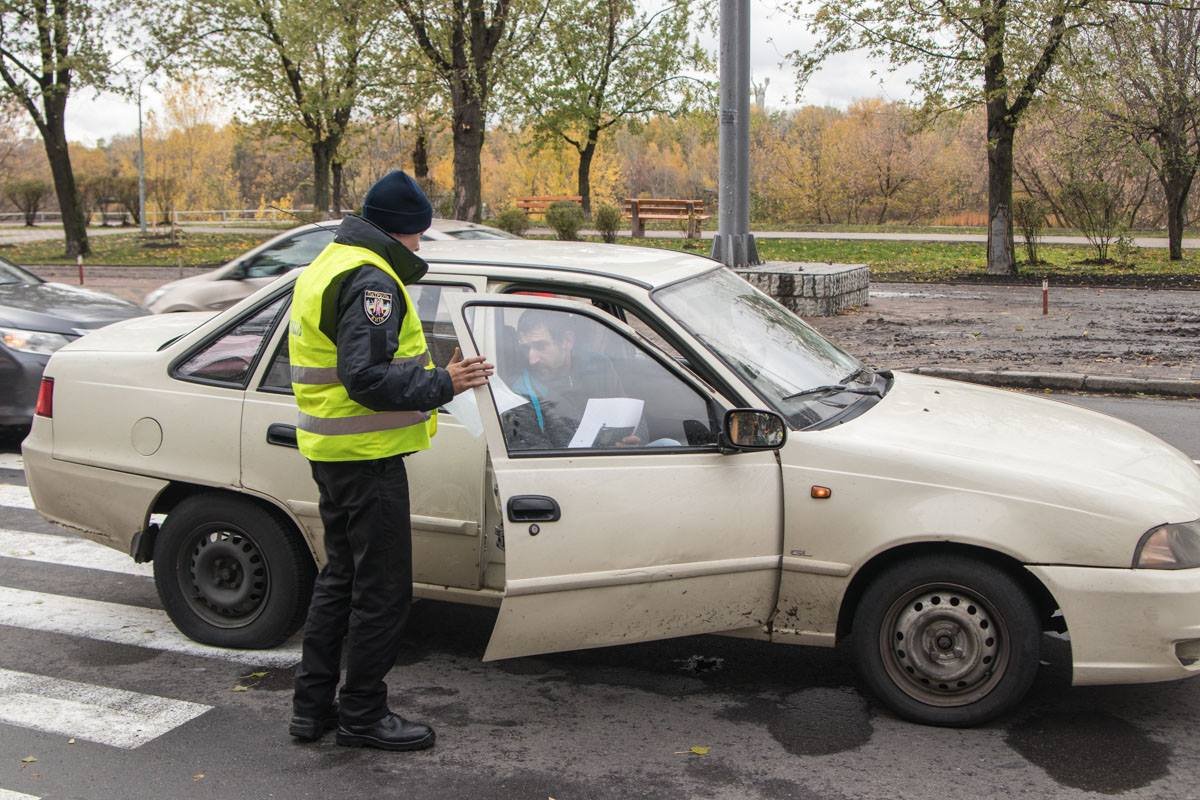 По словам полицейского, скорость автомобиля была незначительной