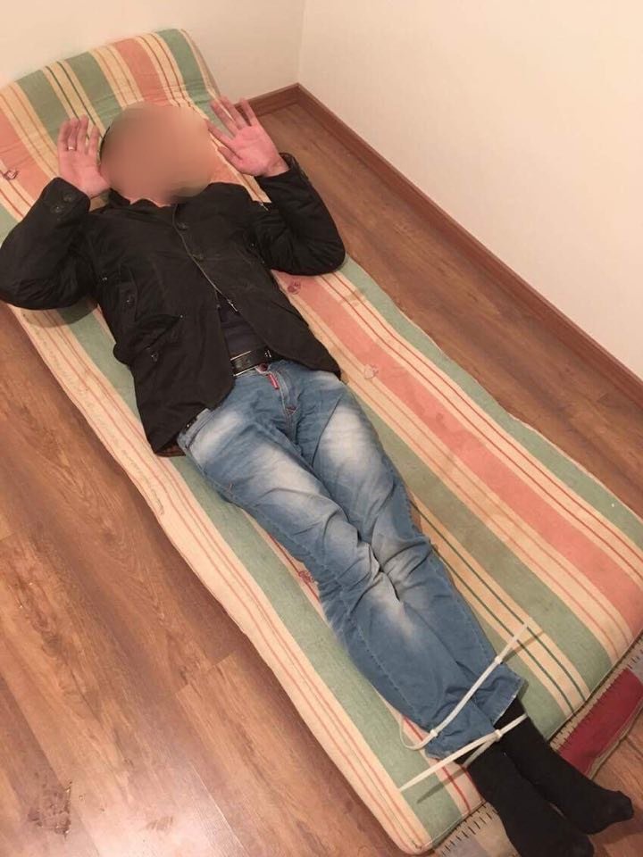 Связанный бизнесмен Связанный бизнесмен