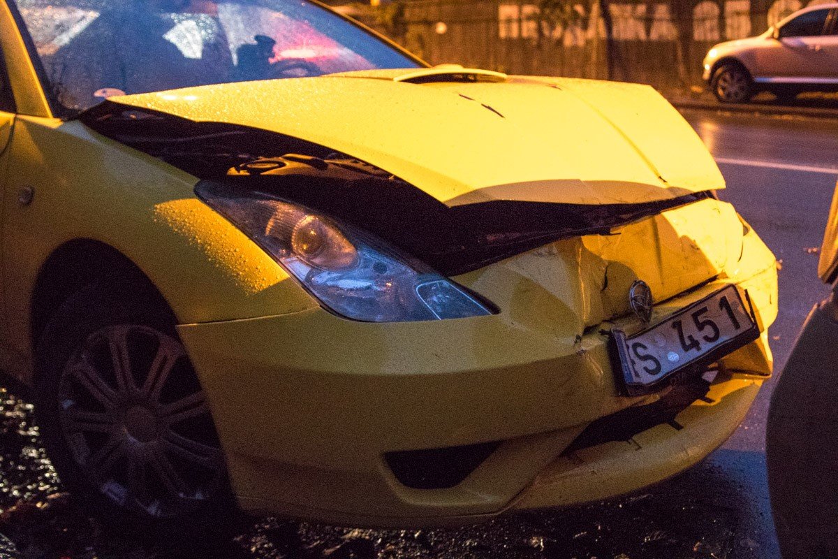 Водитель спорткара говорит, не сработали тормоза