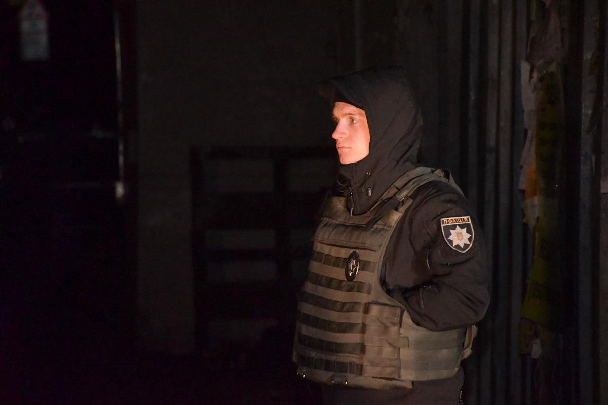 Территорию, на которой случилось покушение на Амину Окуеву и ее мужа, оцепила полиция 