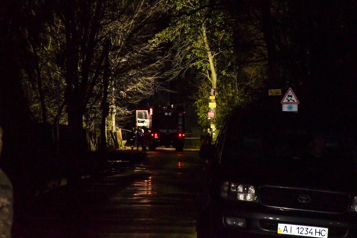 Под Киевом расстреляли авто Амины Окуевой и Адама Осмаева