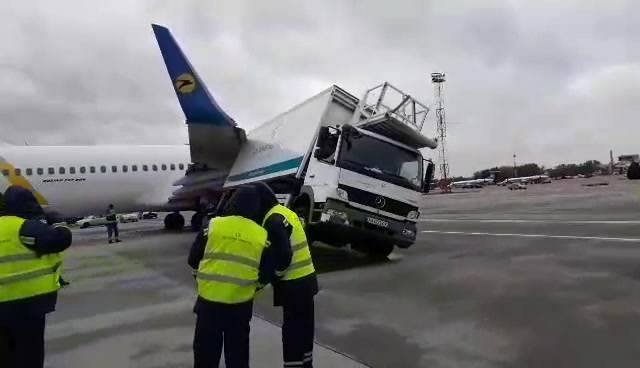 В компании проверяют, почему грузовик оказался на месте происшествия