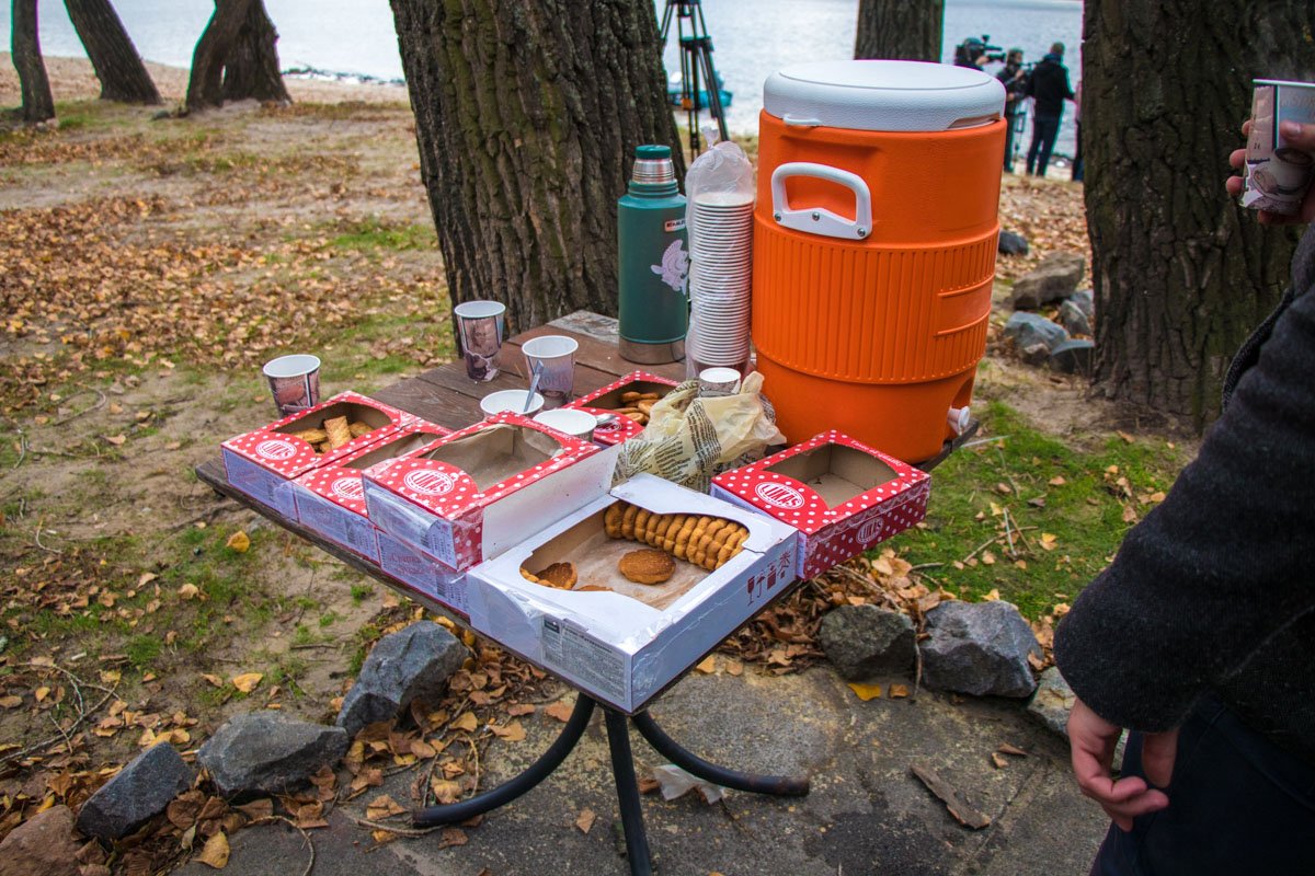 На мероприятии можно было согреться горячим чаем На мероприятии можно было согреться горячим чаем