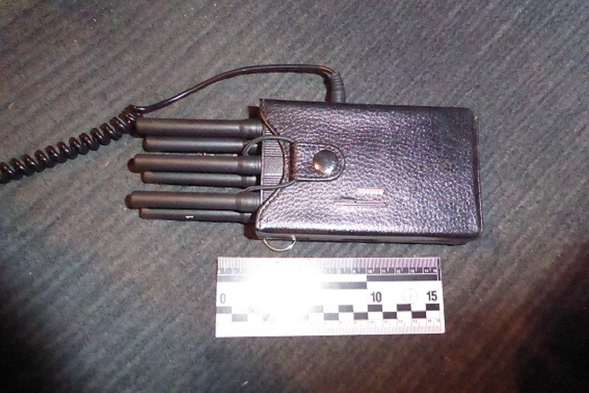 В доме преступника изъяли оборудование для разблокировки сигнализации авто В доме преступника изъяли оборудование для разблокировки сигнализации авто