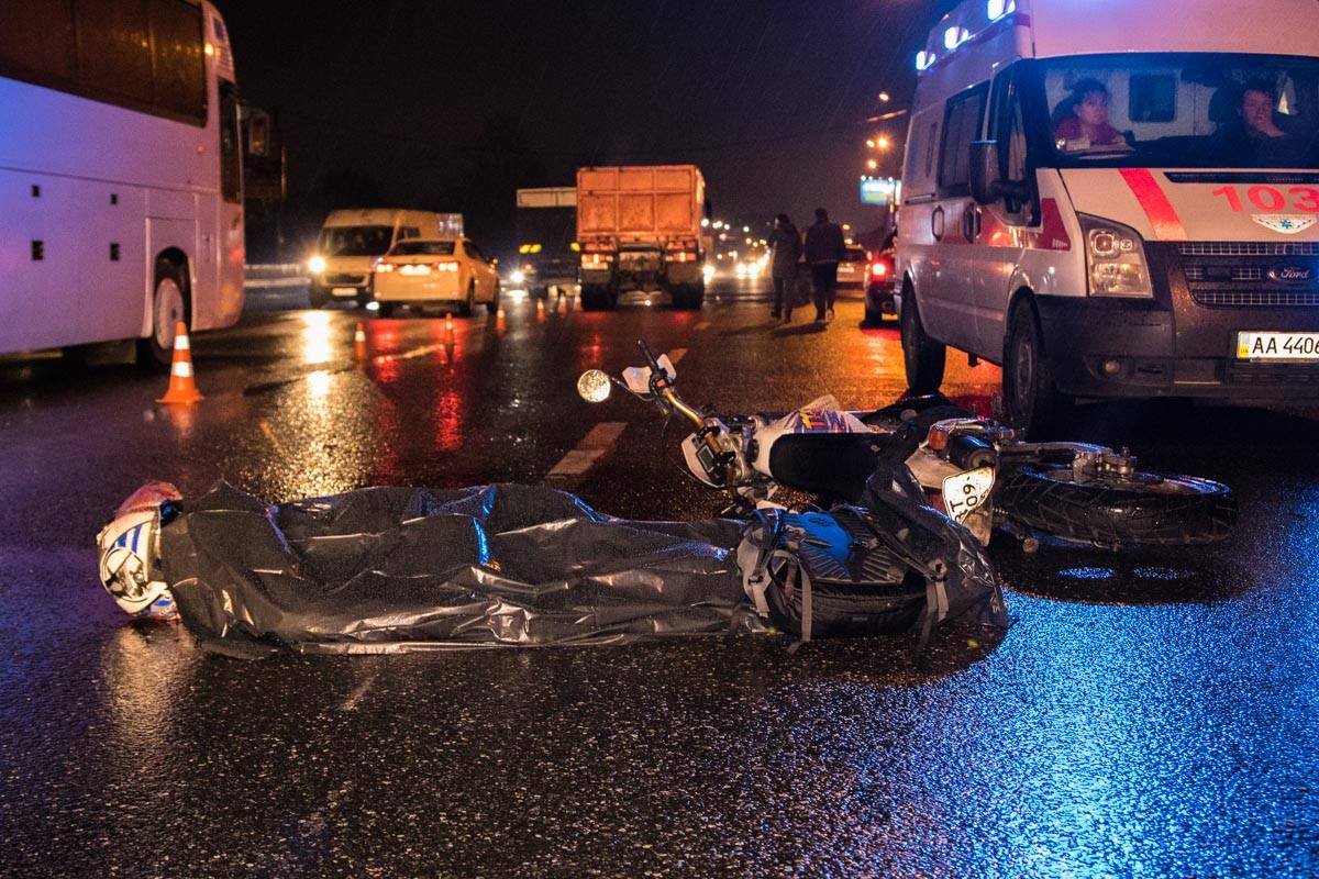 Из-за аварии на мосту была большая пробка