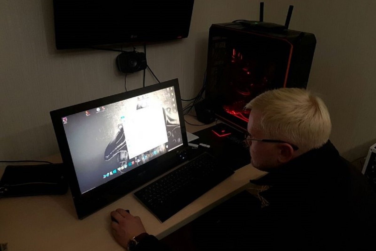 Полиция изъяла компьютерную технику и жесткие диски с запрещенным контентом Полиция изъяла компьютерную технику и жесткие диски с запрещенным контентом