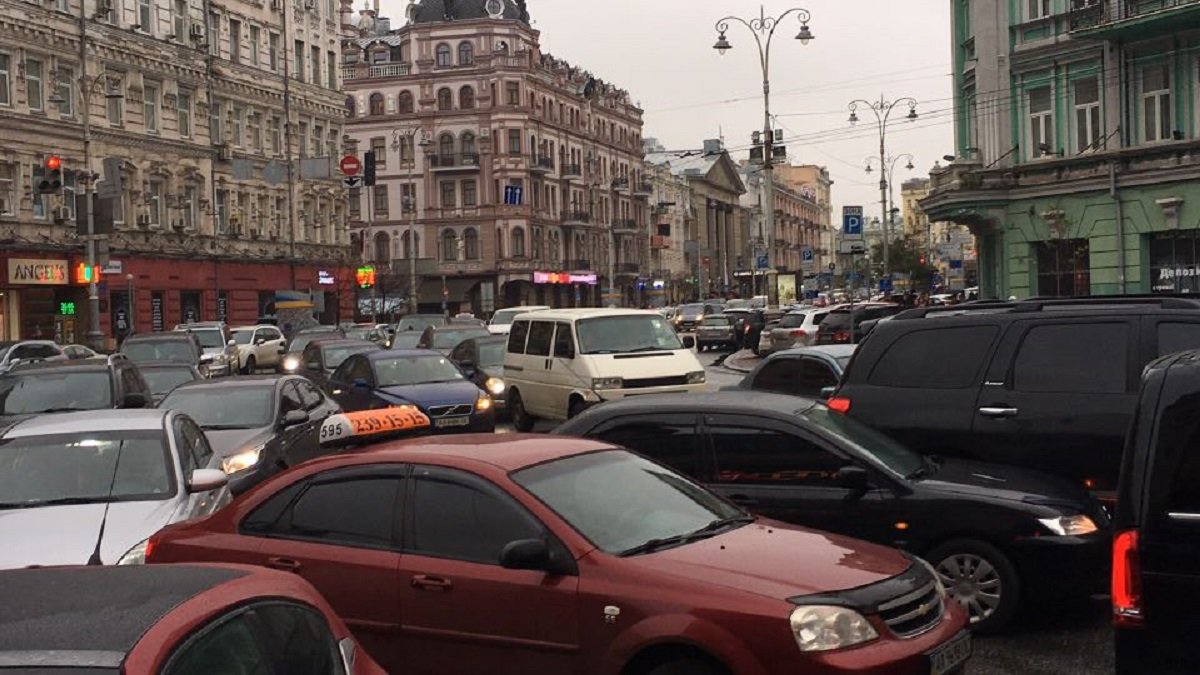 В центре столицы затруднено движение