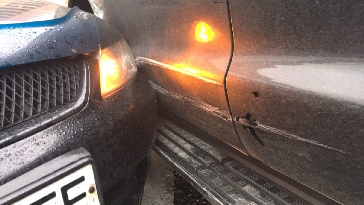 Из-за небольшого ДТП образовалась огромная пробка