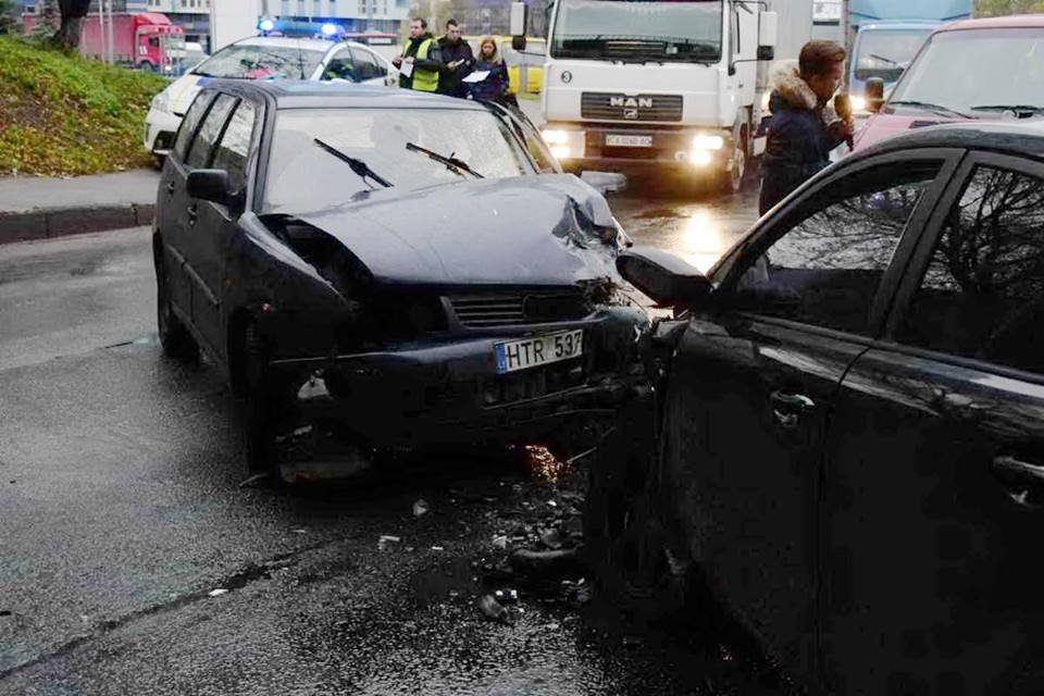 Volkswagen с еврорегистрацией столкнулся с Kia