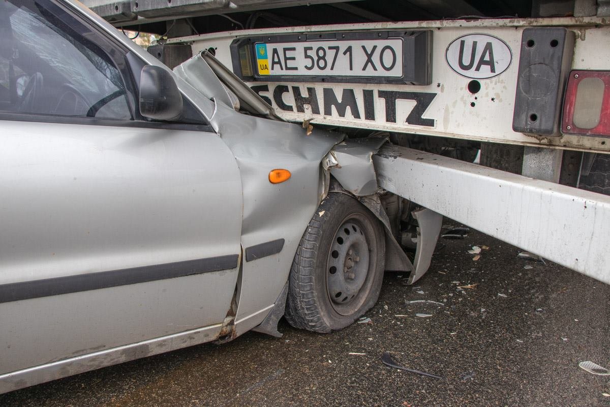 В аварии пострадали два человека В аварии пострадали два человека