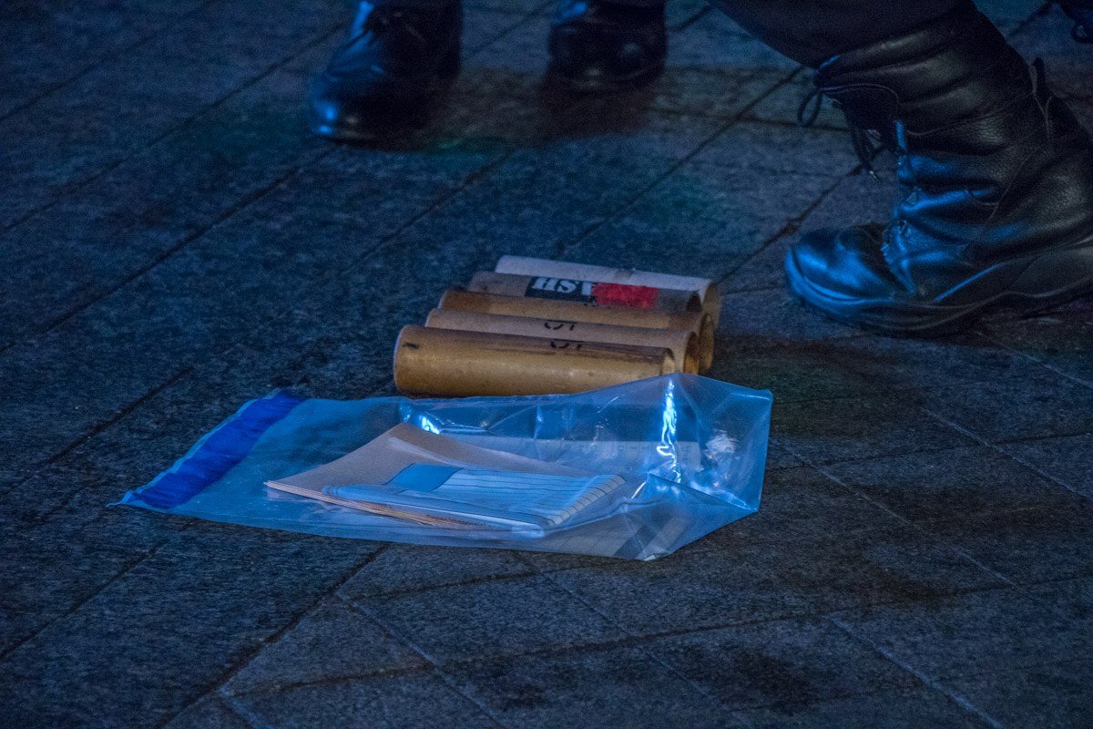 Было не менее пяти дымовых шашек