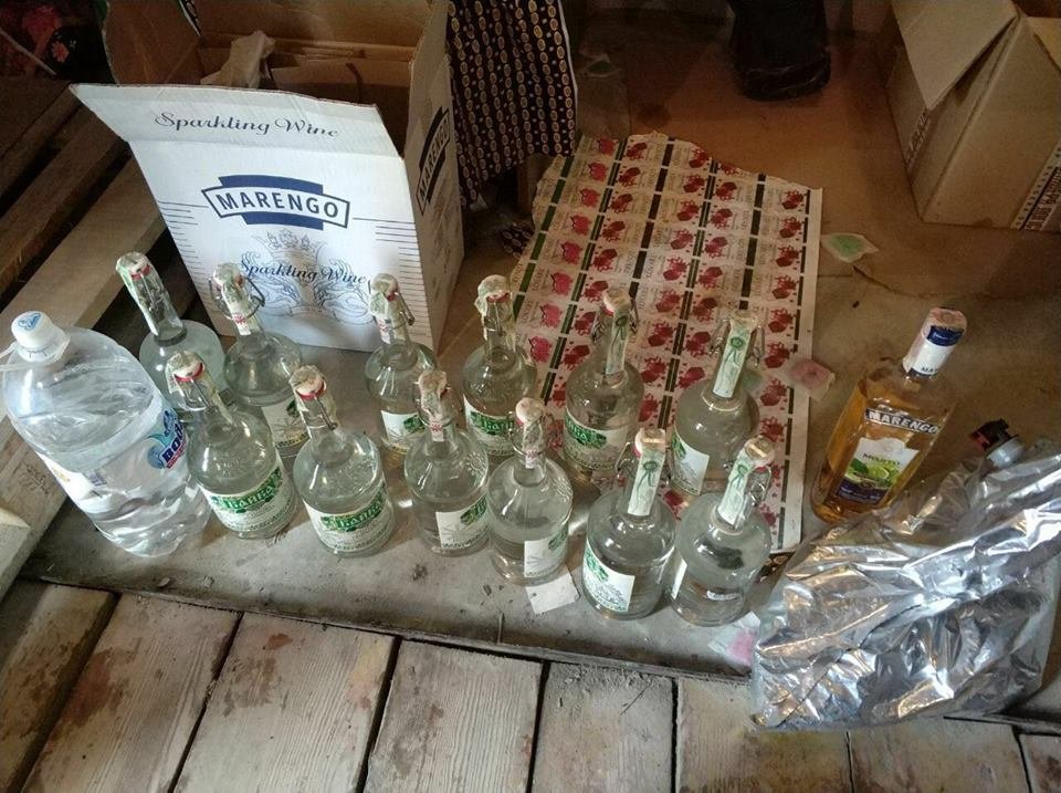 Правоохранители изъяли 20 тонн спирта и 6 тонн поддельной водки Правоохранители изъяли 20 тонн спирта и 6 тонн поддельной водки
